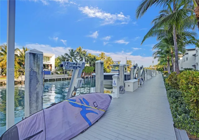 2nd image of 1415 Sunset Harbour Dr, Miami Beach, FL 33139