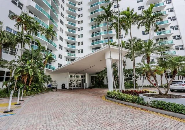 29th image of 3001 S Ocean Dr #411, Hollywood, FL 33019 | MLS# A11978252