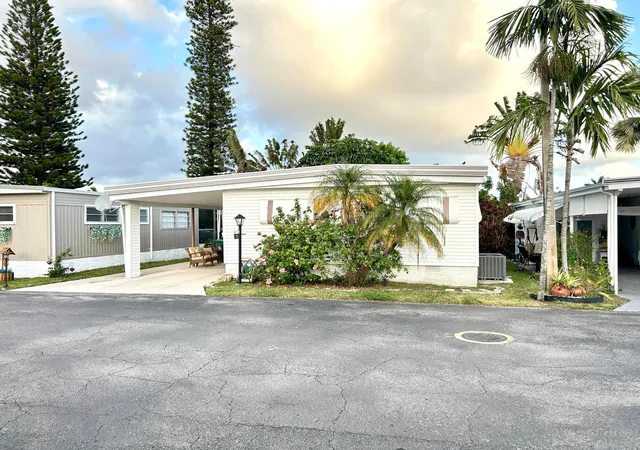 1st image of 1541 S 32nd Ave, Hollywood, FL 33021 | MLS# R11169558