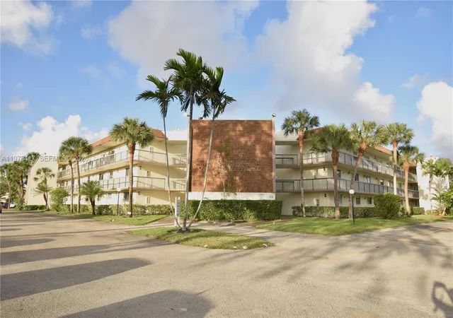 Homes for sale in Plantation, FL | 7500 Nw 17Th St #102, Plantation, FL 33313 | MLS# A11978417