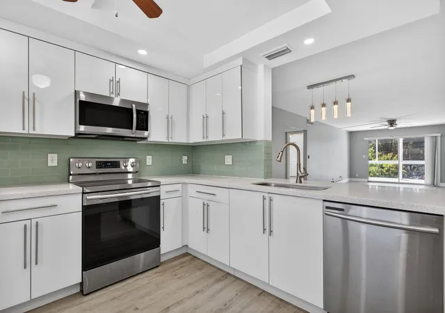 Photo 3 of Condo for sale at 2102 Lucaya Bnd #A3, Coconut Creek, FL 33066 | MLS# F10556668 | Listing updated on 2026-10-30