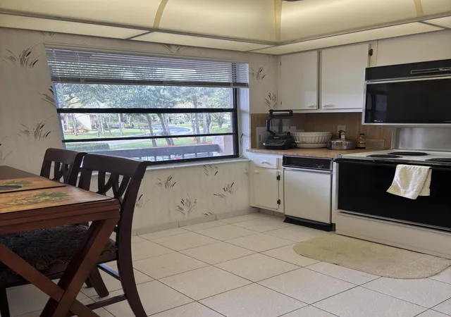3rd image of 9268 Vis Del Lago, Boca Raton, FL 33428
