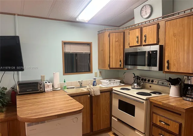 4th image of 2064 Nettles Blvd, Jensen Beach, FL 34957 | MLS# A11978128
