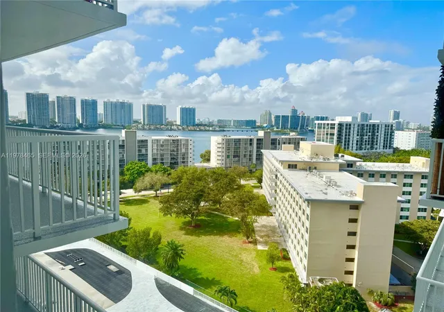 3rd image of 231 174Th St #1501, Sunny Isles Beach, FL 33160 | MLS# A11978465