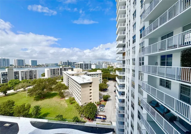 5th image of 231 174Th St #1501, Sunny Isles Beach, FL 33160 | MLS# A11978465