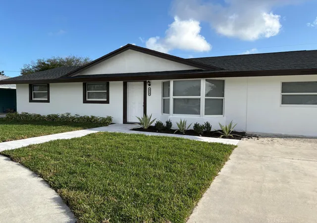 2nd image of 4318 Crestdale St, Palm Beach Gardens, FL 33410 | MLS# R11169775
