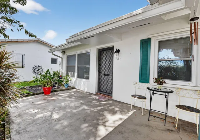 4th image of 121 Nw 28Th Ct, Pompano Beach, FL 33064 | MLS# R11169802