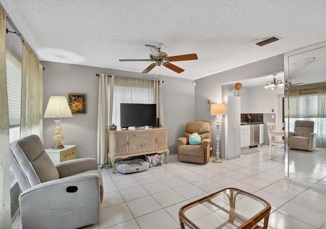 5th image of 121 Nw 28Th Ct, Pompano Beach, FL 33064 | MLS# R11169802