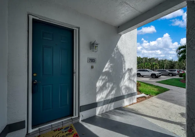 Photo 2 of Condo for sale at 703 Chelsee Way, Lake Placid, FL 33852 | MLS# R11169813 | Listing updated on 2026-10-05