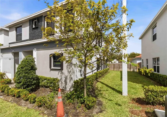 5th image of 421 Ne 1St Dr, Florida City, FL 33034 | MLS# A11978789