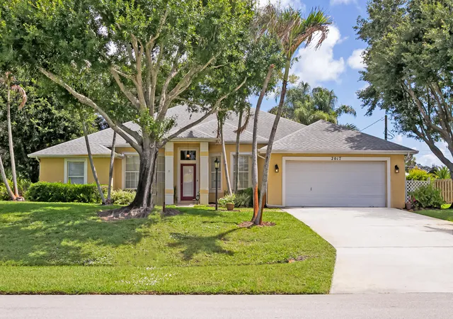 1st image of 2017 Se Allamanda Dr, Port St Lucie, FL 34952 | MLS# R11169841