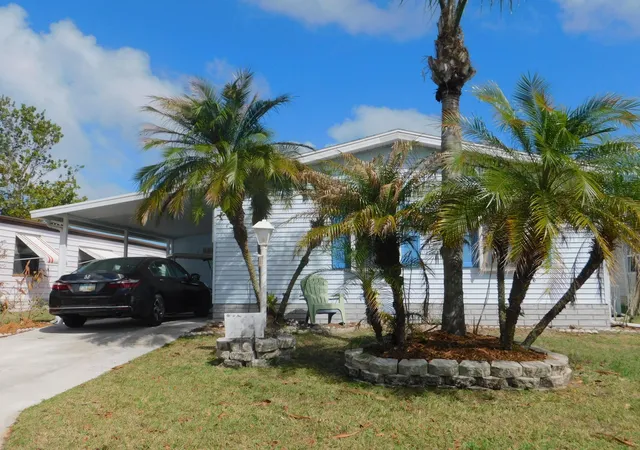 Photo 1 of Manufactured home for sale at 5650 Hemingway Ct #9, Fort Pierce, FL 34982 | MLS# R11169865 | Listing updated on 2026-09-23