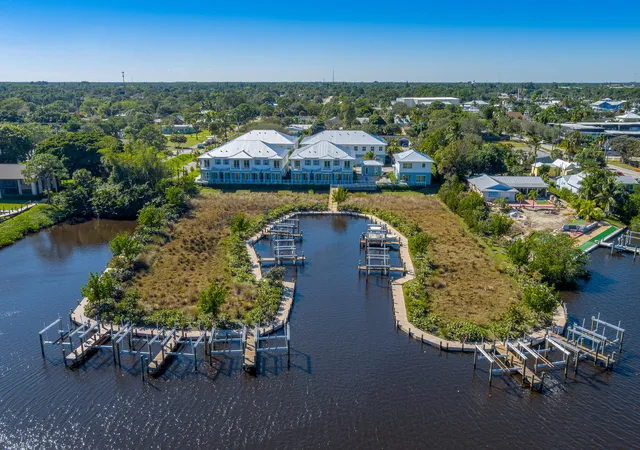Photo 2 of Townhouse for sale at 4692 Se Manatee Way, Stuart, FL 34997 | MLS# R11169910 | Listing updated on 2026-10-08
