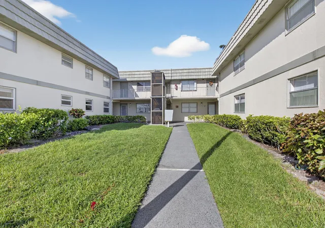 1st image of 60 Brittany #B, Delray Beach, FL 33446 | MLS# R11169916