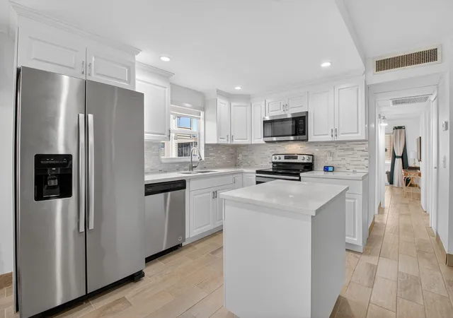 2nd image of 60 Brittany #B, Delray Beach, FL 33446 | MLS# R11169916