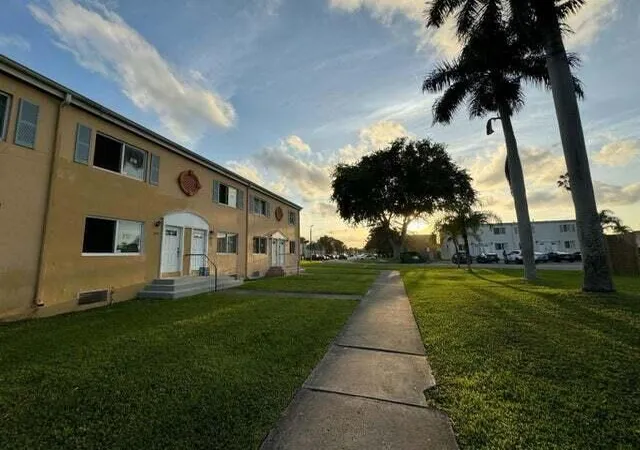 Photo 1 of Townhouse for sale at 206 Nw 84th Street #206, Miami, FL 33150 | MLS# R11170031 | Listing updated on 2026-09-26
