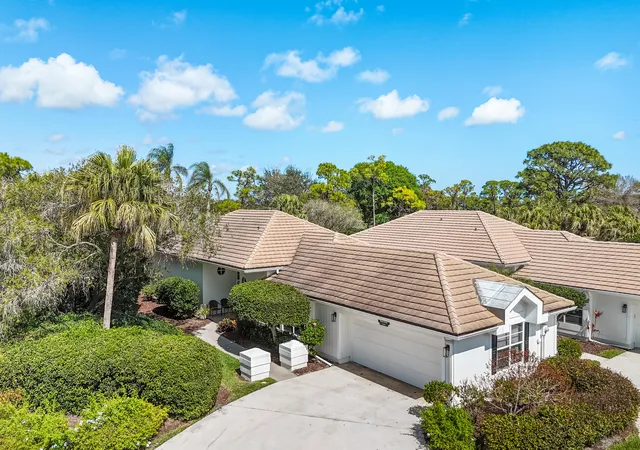 Photo 1 of Single family home for sale at 2201 Nw Seagrass Dr, Palm City, FL 34990 | MLS# R11170034 | Listing updated on 2026-09-28