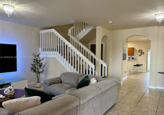 4th image of 3544 W 88Th Ter, Hialeah, FL 33018 | MLS# A11978126
