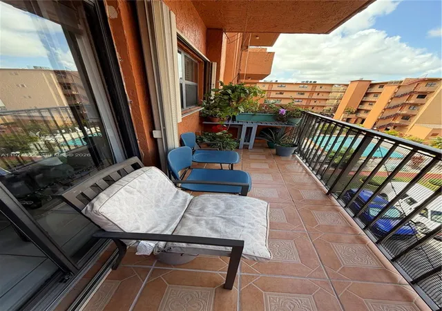 3rd image of 1800 W 54Th St #309, Hialeah, FL 33012 | MLS# A11978923