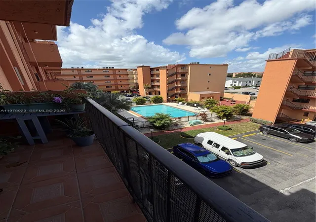 4th image of 1800 W 54Th St #309, Hialeah, FL 33012 | MLS# A11978923