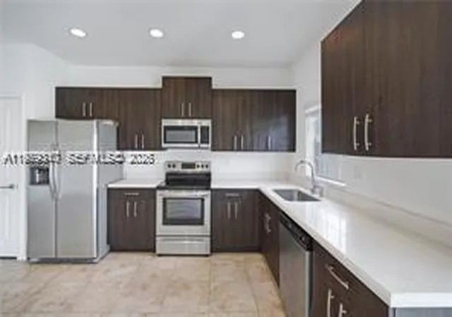 2nd image of 1121 Nw 41st Ln, Lauderhill, FL 33313 | MLS# A11979317