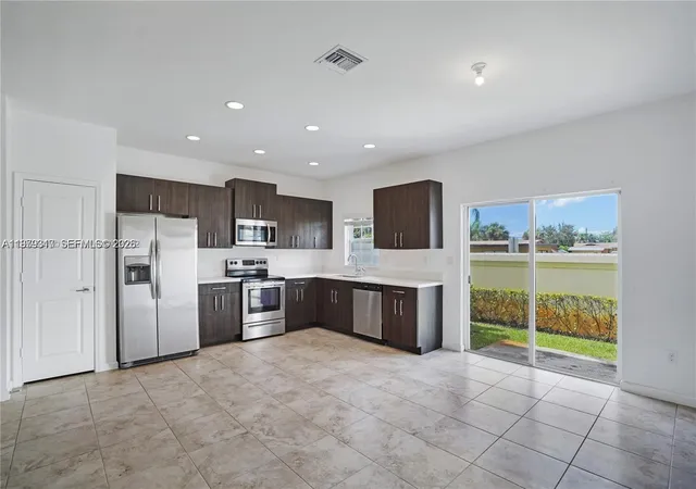 3rd image of 1121 Nw 41St Ln, Lauderhill, FL 33313 | MLS# A11979317