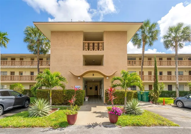 Homes for sale in Miami, FL | 17050 Ne 14th Ave #106, Miami, FL 33162 | MLS# A11974789