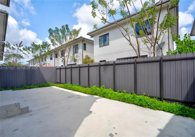 Homes for sale in Florida City, FL | 1168 Nw 1St St, Florida City, FL 33034 | MLS# A11971027