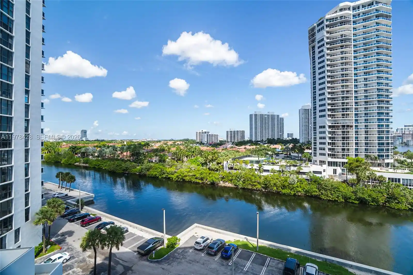 20515 E Country Clb Dr, 20515 E Country Clb Dr, Miami, FL 33180