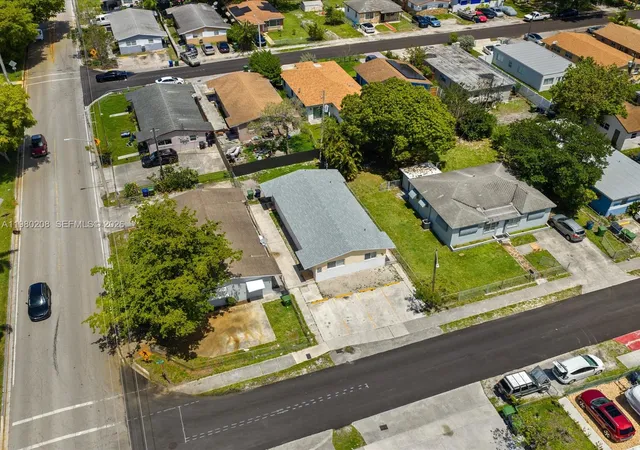 5th image of 752 Nw 3Rd Ct, Hallandale Beach, FL 33009 | MLS# A11980208