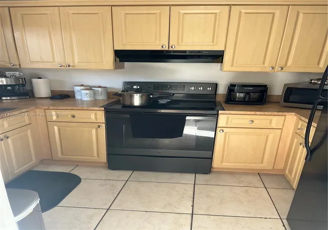 4th image of 4331 W 11Th Ln #65, Hialeah, FL 33012 | MLS# A11980240