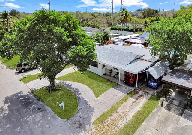 2nd image of 5220 Sw 57th St, Davie, FL 33314 | MLS# A11980351
