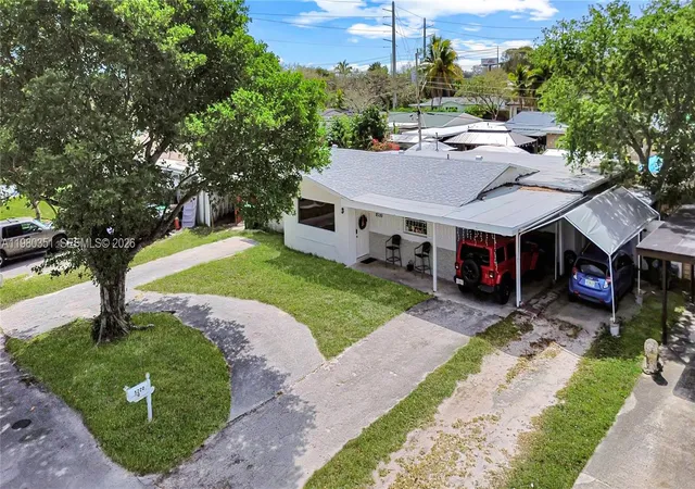4th image of 5220 Sw 57Th St, Davie, FL 33314 | MLS# A11980351