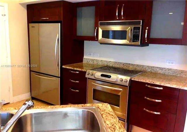 3rd image of 19900 E Country Club Dr #806, Miami, FL 33180 | MLS# A11980477