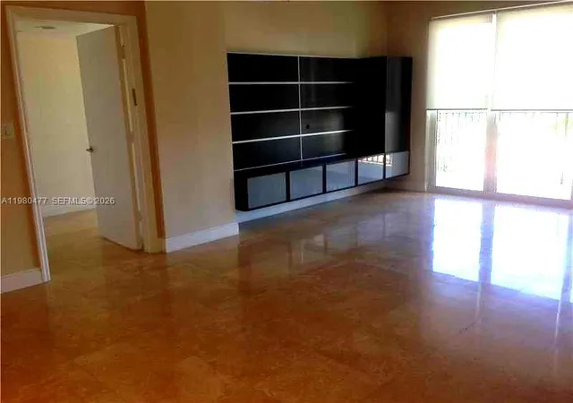 4th image of 19900 E Country Club Dr #806, Miami, FL 33180 | MLS# A11980477
