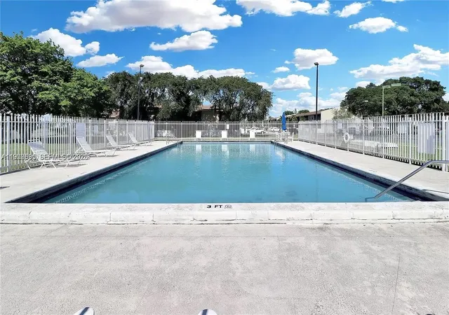 Homes for sale in Cutler Bay, FL | 10370 Sw 220th Street, Cutler Bay, FL 33190 | Houzeo