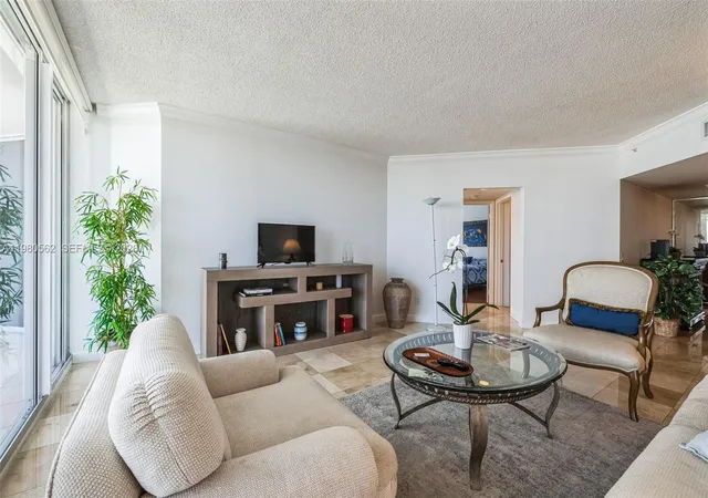 4th image of 21205 Yacht Club Dr #1802, Aventura, FL 33180 | MLS# A11980562