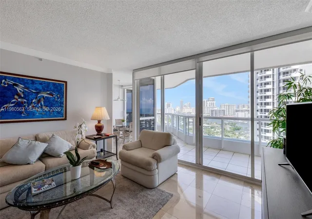 5th image of 21205 Yacht Club Dr #1802, Aventura, FL 33180 | MLS# A11980562