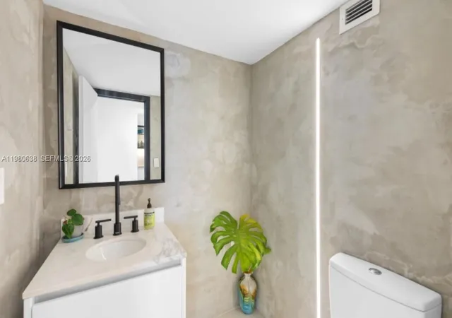 3rd image of 2655 Collins Ave #504, Miami Beach, FL 33140 | MLS# A11980638