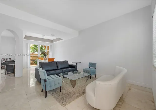 2nd image of 18450 Ne 30th Pl, North Miami Beach, FL 33160 | MLS# A11980657