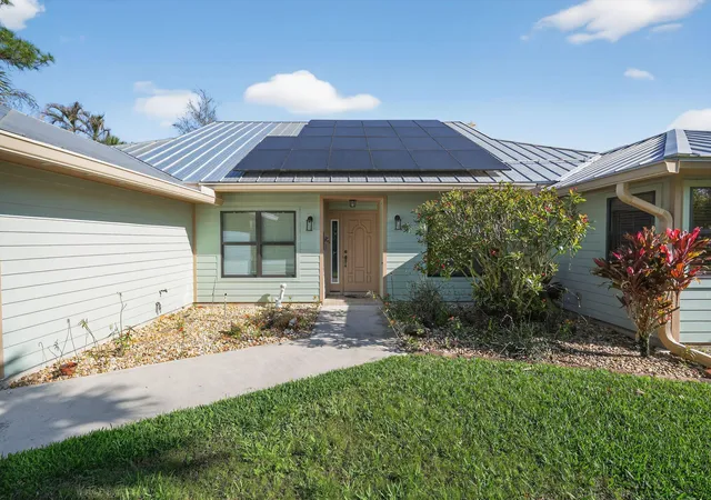 Photo 1 of Single family home for sale at 8535 Se May Ter, Hobe Sound, FL 33455 | MLS# B26000030 | Listing updated on 2026-10-07