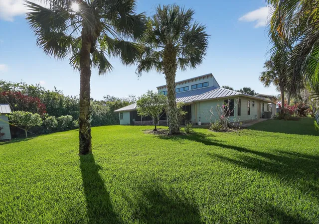 Photo 3 of Single family home for sale at 8535 SE May Ter, Hobe Sound, FL 33455 | MLS# B26000030 | Listing updated on 2026-10-07