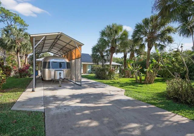Photo 4 of Single family home for sale at 8535 SE May Ter, Hobe Sound, FL 33455 | MLS# B26000030 | Listing updated on 2026-10-07