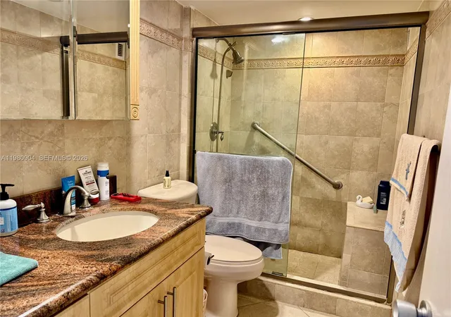 4th image of 5005 Collins Ave #304, Miami Beach, FL 33140 | MLS# A11980904