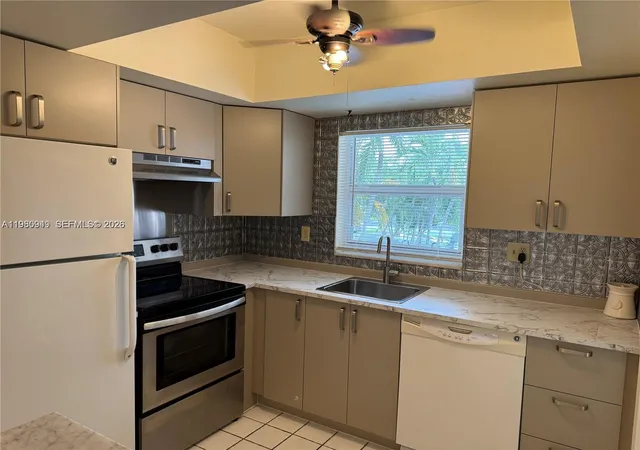 Homes for sale in Pompano Beach, FL | 100 Se 6Th Ave #207, Pompano Beach, FL 33060 | MLS# A11980949