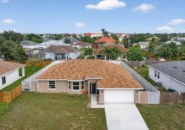 Homes for sale in Port Saint Lucie, FL | 557 Sw Halkell Ave, Port Saint Lucie, FL 34953 | MLS# B26000052