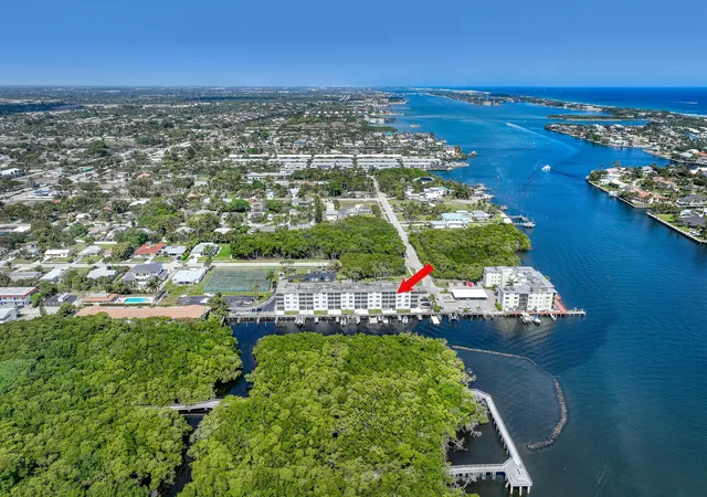 2nd image of 689 Ne 6th #402, Boynton Beach, FL 33435 | MLS# B26000070
