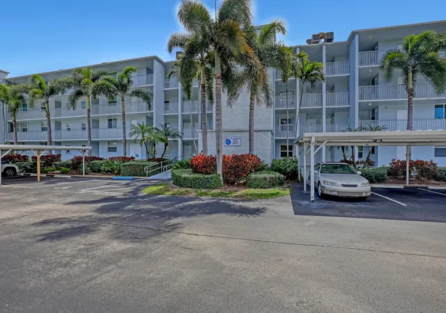 3rd image of 689 Ne 6Th, Boynton Beach, FL 33435