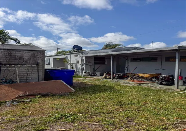 Homes for sale in West Park, FL | 2515 Sw 44th Ave, West Park, FL 33023 | MLS# A11981000