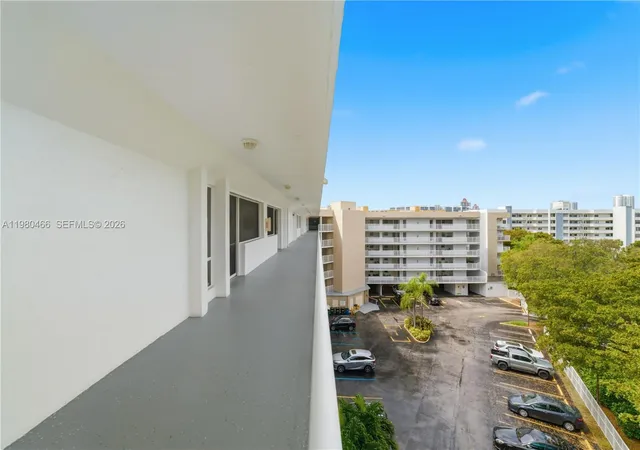 4th image of 17801 N Bay Rd, Sunny Isles Beach, FL 33160